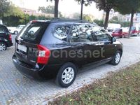 Usado Kia Carens 115 CV (84 kW) 2008 Negro Monovolumen