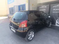 Usado Toyota Yaris Sol 87 CV (63 kW) 2009 Negro Utilitario