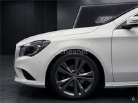 Usado Mercedes CLA180 Shooting Brake AMG line 122 CV (89 kW) 2016 Blanco Familiar