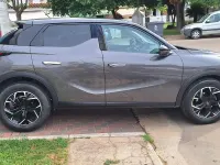 Usado DS Automobiles DS3 Crossback Chic 110 CV (80 kW) 2021 Gris / plata SUV
