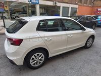 Usado Skoda Fabia Ambition 80 CV (58 kW) 2022 Blanco Utilitario