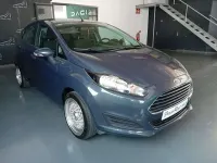 Usado Ford Fiesta 82 CV (60 kW) 2015 Gris Utilitario