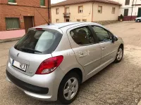 Usado Peugeot 207 Business-Line 70 CV (51 kW) 2012 Gris / plata Berlina