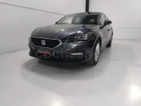 Usado Seat Leon Style 115 CV (84 kW) 2020 Gris / plata Berlina