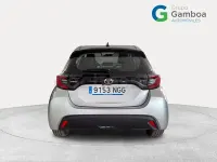 Usado Toyota Yaris Hybrid Active 116 CV (85 kW) 2025 Gris / plata Berlina