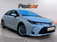 Usado Toyota Corolla Active 122 CV (89 kW) 2022 Blanco Berlina