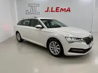 Usado Skoda Superb Ambition 150 CV (110 kW) 2021 Blanco Familiar