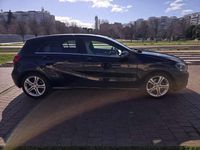 Usado Mercedes A180 Urban 122 CV (89 kW) 2014 Negro Utilitario