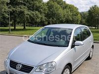 Usado VW Polo Advance 80 CV (58 kW) 2006 Gris / plata Utilitario