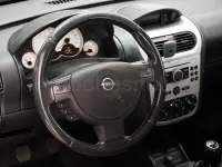 Usado Opel Corsa Sport 100 CV (73 kW) 2005 Gris / plata Utilitario