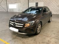 Usado Mercedes GLA220 Style 170 CV (125 kW) 2015 Marrón SUV