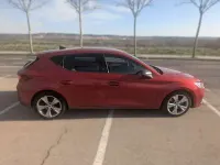 Usado Seat Leon FR 150 CV (110 kW) 2022 Rojo Berlina