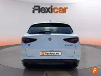 Usado Alfa Romeo Stelvio Sprint 200 CV (147 kW) 2021 Blanco SUV