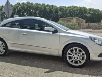 Usado Opel Astra GTC Cosmo 140 CV (102 kW) 2006 Gris Utilitario