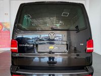 Usado VW Caravelle Comfortline 140 CV (102 kW) 2015 Negro Monovolumen