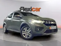 Usado Dacia Sandero Essentiel 91 CV (66 kW) 2023 Verde Berlina