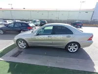 Usado Mercedes C220 Sport Edition 150 CV (110 kW) 2006 Beige Berlina