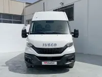 Usado Iveco Daily 136 CV (100 kW) 2022 Blanco Berlina