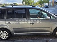 Usado VW Touran Advance 105 CV (77 kW) 2013 Gris / plata Monovolumen