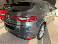 Usado Renault Mégane IV Zen 130 CV (95 kW) 2017 Gris / plata Berlina