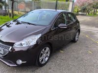 Usado Peugeot 208 Allure 92 CV (67 kW) 2012 Granate Utilitario