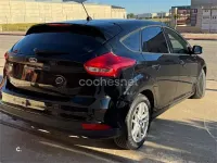 Usado Ford Focus Titanium 120 CV (88 kW) 2017 Negro Berlina