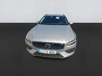 Usado Volvo V60 Core 197 CV (144 kW) 2023 Gris / plata Familiar