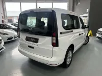 Usado Ford Tourneo Trend 102 CV (75 kW) 2024 Blanco Van