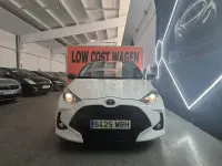 Usado Toyota Yaris Hybrid Active 116 CV (85 kW) 2022 Blanco Berlina
