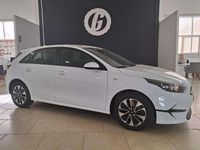 Używany Kia Ceed 101 KM (74 kW) 2025 Biały Hatchback