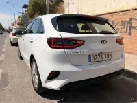 Usado Kia Ceed 120 CV (88 kW) 2019 Blanco Utilitario