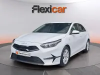 Usado Kia Ceed 136 CV (100 kW) 2023 Blanco Utilitario
