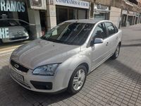 Usado Ford Focus Trend 109 CV (80 kW) 2006 Gris / plata Berlina