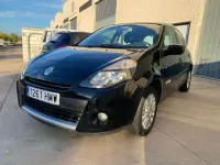 Usado Renault Clio Authentique 73 CV (53 kW) 2012 Negro Utilitario