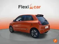 Usado Renault Twingo Techno 59 kW (81 CV) 2022 Naranja Utilitario