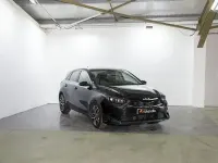 Usado Kia Ceed 120 CV (88 kW) 2024 Negro Utilitario