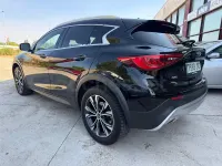 Usado Infiniti Q30 Premium 170 CV (125 kW) 2017 Negro Berlina