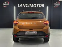 Usado Dacia Sandero Essentiel 91 CV (66 kW) 2024 Naranja Berlina