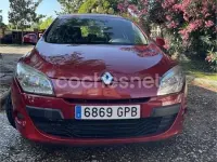 Usado Renault Mégane III Dynamique 105 CV (77 kW) 2009 Rojo Berlina