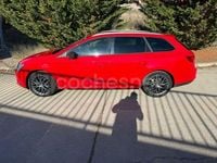 Usado Seat Leon Style 115 CV (84 kW) 2016 Rojo Familiar