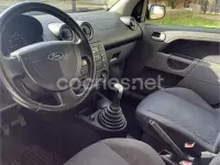Usado Ford Fiesta Ghia 68 CV (50 kW) 2004 Gris / plata Utilitario