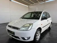 Usado Ford Fiesta Trend 68 CV (50 kW) 2003 Blanco Utilitario