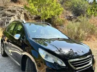 Usado Peugeot 2008 Allure 100 CV (73 kW) 2016 Negro SUV
