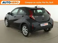 Usado Toyota Aygo X Play 72 CV (52 kW) 2022 Negro SUV
