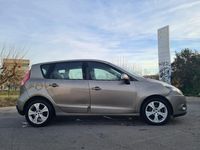 Begagnad Renault Scénic III Expression 110 HK (80 kW) 2012 Grå Minibuss