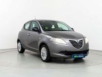 Usado Lancia Ypsilon Gold 69 CV (50 kW) 2014 Gris Utilitario