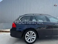 Usado BMW 330 245 CV (180 kW) 2009 Azul Familiar