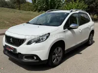 Usado Peugeot 2008 Allure 100 CV (73 kW) 2017 Blanco SUV