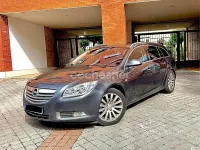 Usado Opel Insignia Cosmo 130 CV (95 kW) 2010 Gris / plata Familiar