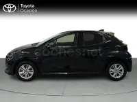 Usado Toyota Yaris Hybrid Business Edition 116 CV (85 kW) 2023 Negro Berlina